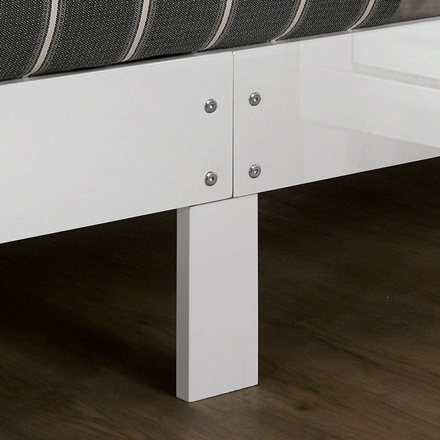 Magdeburg Cal.King Bed