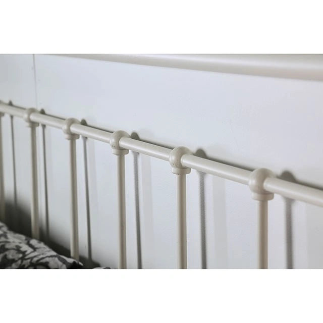 Iria E.King Bed